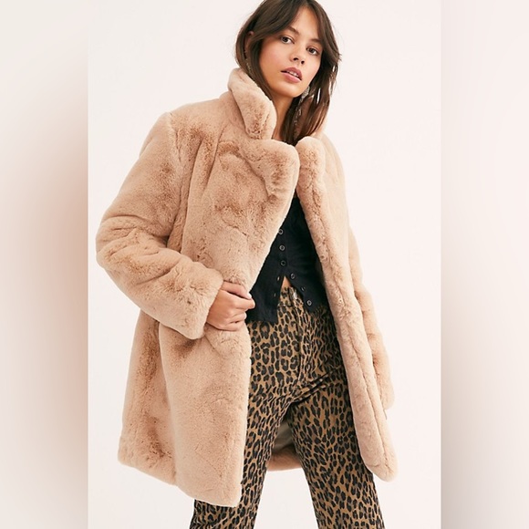 APPARIS Sophie Faux Fur Coat Free People - Picture 1 of 14